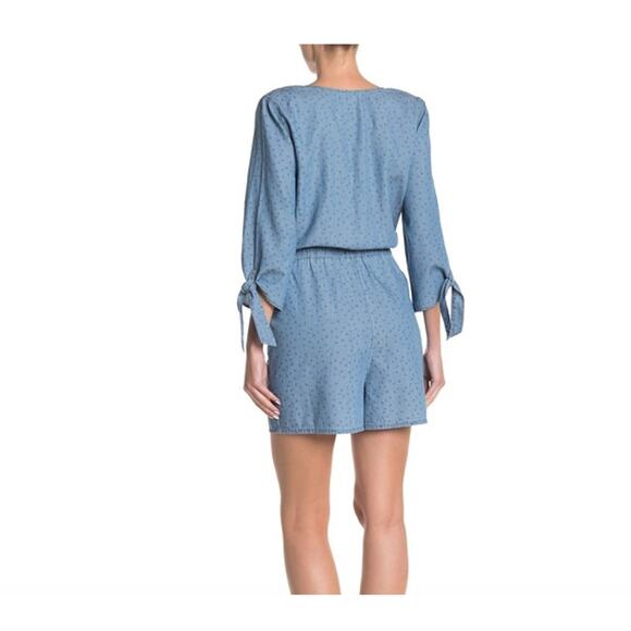 Susina L V-Neck Stripe Chambray Romper RK407723MI - Picture 2 of 14